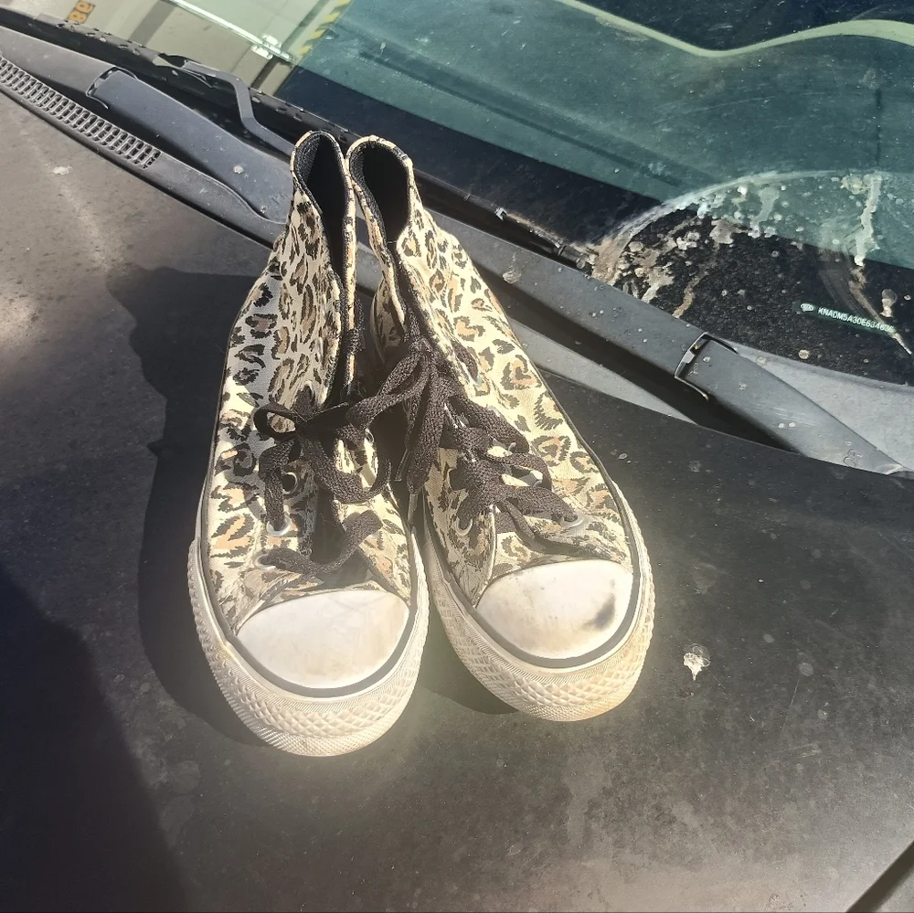 Leopard converse shoes sz 2 - Picture 2 of 11